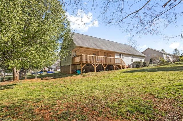 2287 Loflin Farlow Lane, Sophia, NC 27350