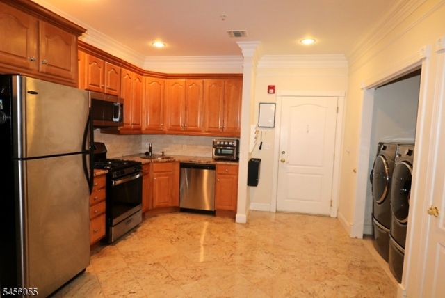 411 Chestnut St 3C, Newark City, NJ 07105