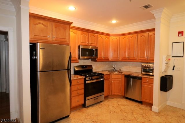 411 Chestnut St 3C, Newark City, NJ 07105