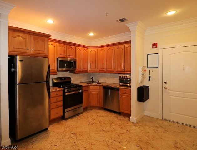 411 Chestnut St 3C, Newark City, NJ 07105