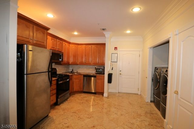 411 Chestnut St 3C, Newark City, NJ 07105