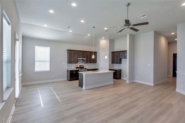 2140 Base Burner Path, Leander, TX 78641