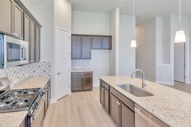 2140 Base Burner Path, Leander, TX 78641