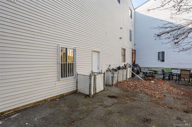 491 Ilyssa Way, Staten Island, NY 10312