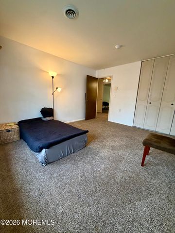 18 Yorkshire Court B, Manchester, NJ 08759