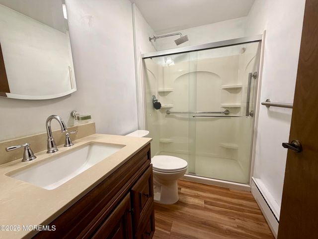 18 Yorkshire Court B, Manchester, NJ 08759