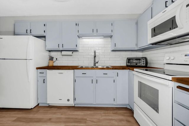 7501 W 101st Street 320, Bloomington, MN 55438