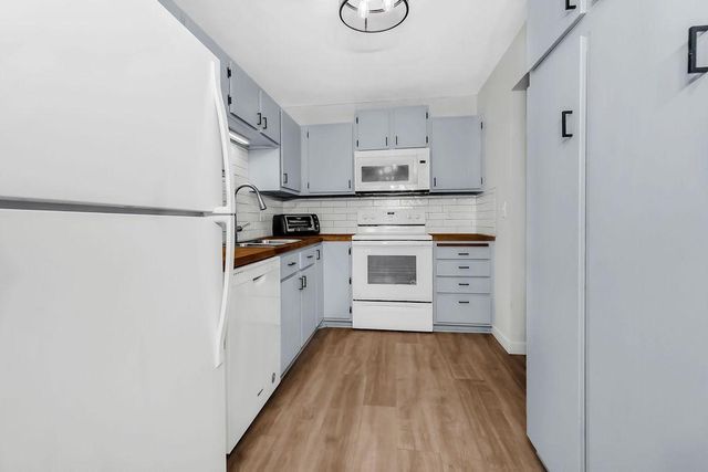 7501 W 101st Street 320, Bloomington, MN 55438