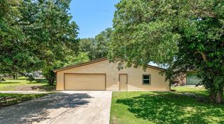 121 W Lakeview Drive, Point Blank, TX 77364
