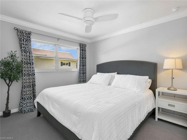750 Mooring Line DR 203, Naples, FL 34102
