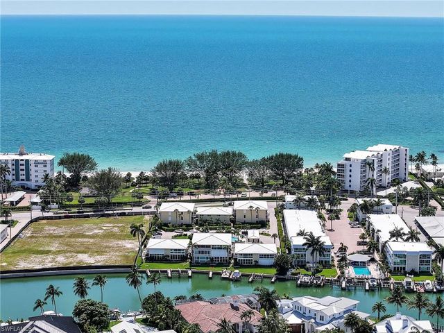 750 Mooring Line DR 203, Naples, FL 34102