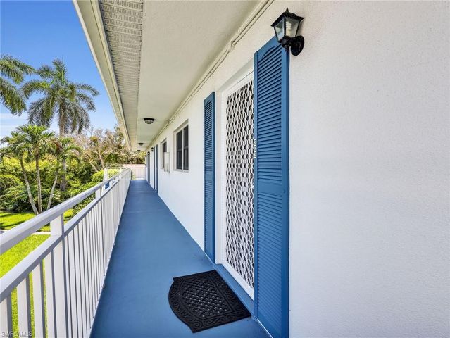 750 Mooring Line DR 203, Naples, FL 34102