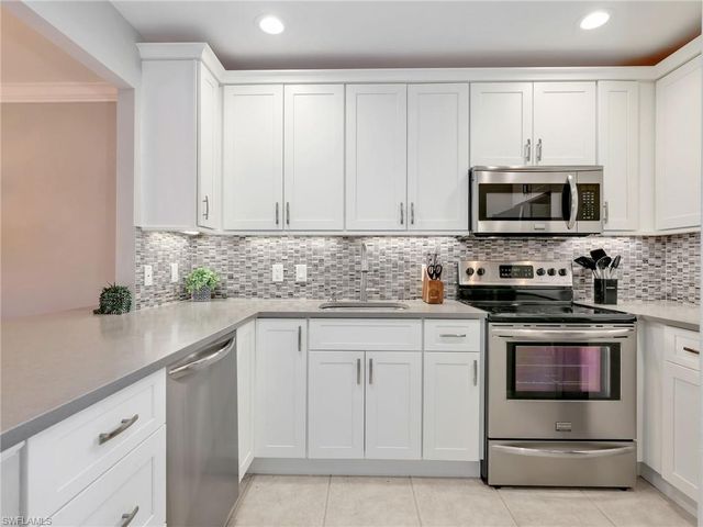 750 Mooring Line DR 203, Naples, FL 34102