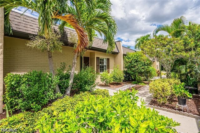 6300 S Pointe BLVD 327, Fort Myers, FL 33919