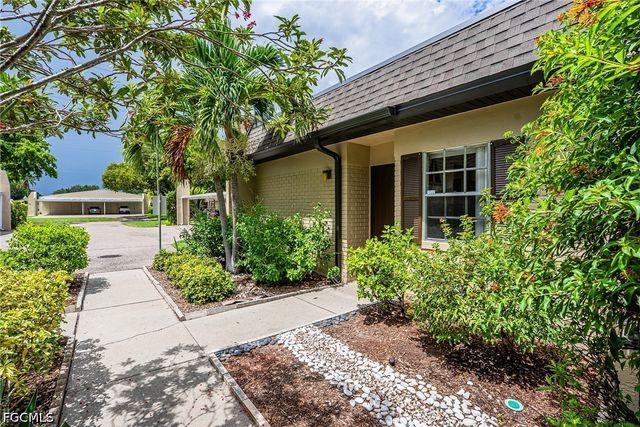6300 S Pointe BLVD 327, Fort Myers, FL 33919