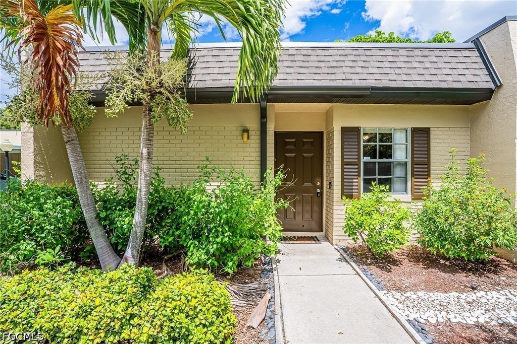 6300 S Pointe BLVD 327, Fort Myers, FL 33919