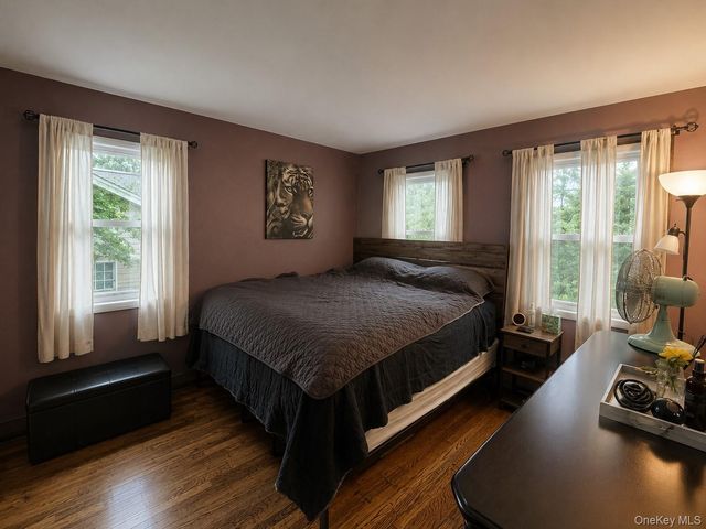 11 Sandalwood Drive, Smithtown, NY 11787