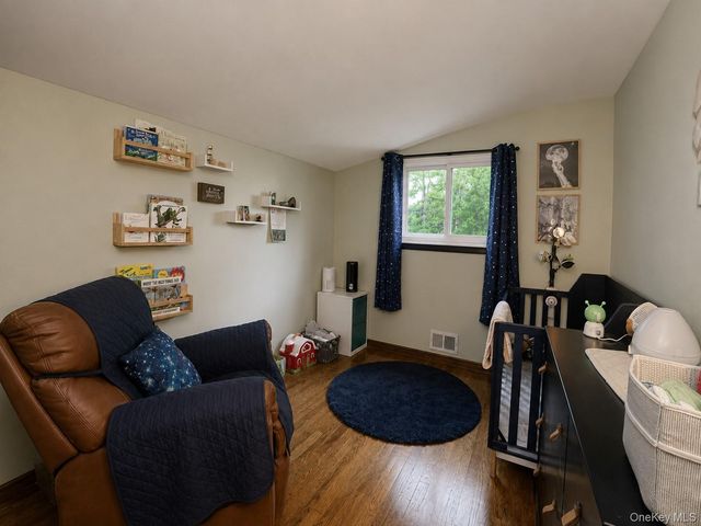 11 Sandalwood Drive, Smithtown, NY 11787