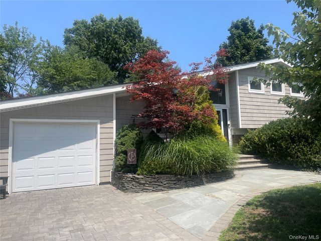 11 Sandalwood Drive, Smithtown, NY 11787