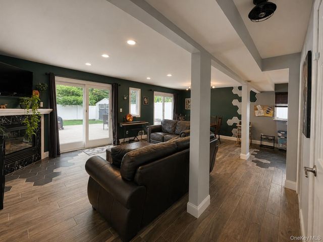 11 Sandalwood Drive, Smithtown, NY 11787