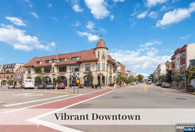 208 N Walnut Street, Ridgewood, NJ 07450