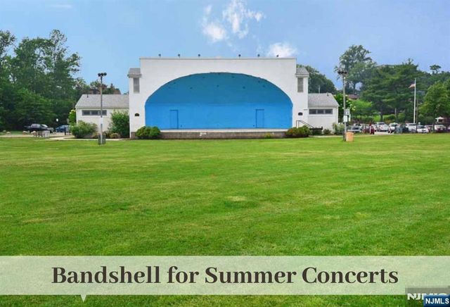 208 N Walnut Street, Ridgewood, NJ 07450