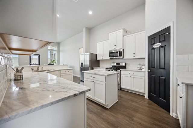 2413 Sequoia Grove Drive, Rosharon, TX 77583