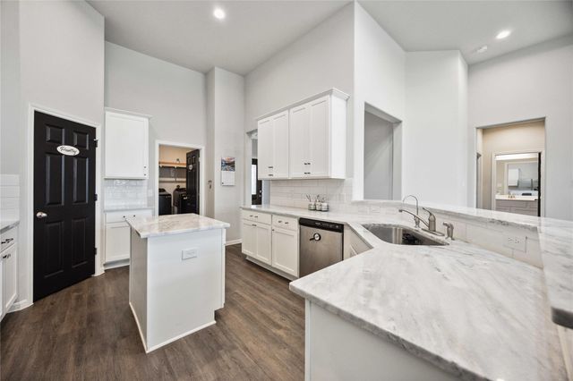 2413 Sequoia Grove Drive, Rosharon, TX 77583