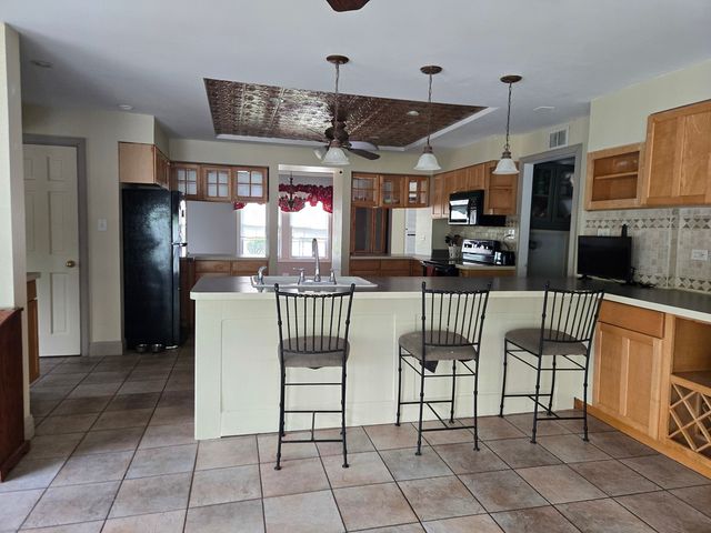 12439 S 69th Court, Palos Heights, IL 60463