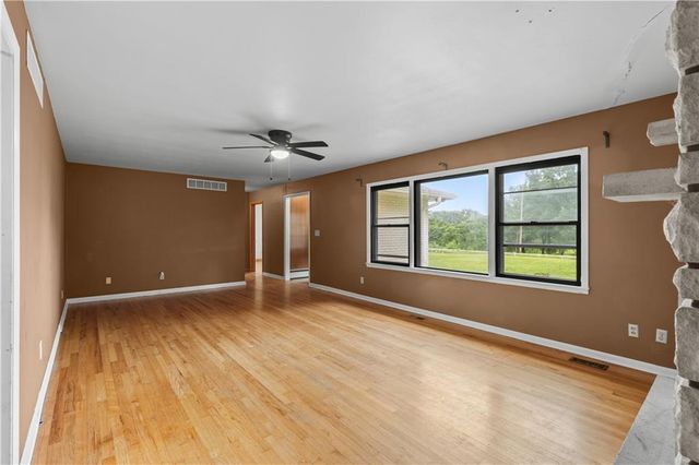 17029 Springdale Road, Leavenworth, KS 66048