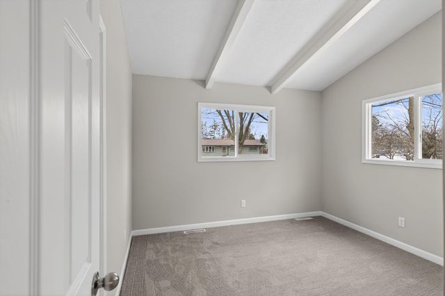 2702 Erin Lane NE, Rochester, MN 55906