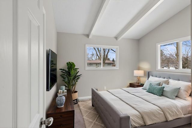 2702 Erin Lane NE, Rochester, MN 55906