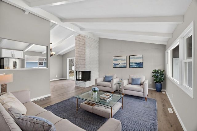 2702 Erin Lane NE, Rochester, MN 55906