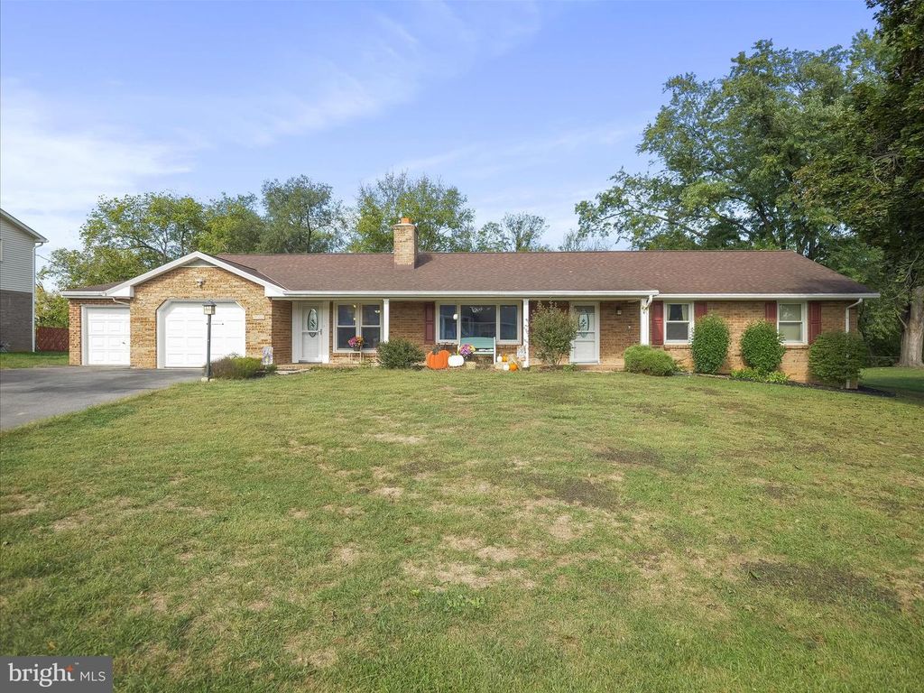 10616 PEACHTREE LN, Williamsport, MD 21795