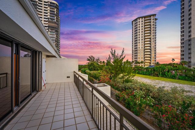 3970 N Ocean Drive 6, Singer Island, FL 33404