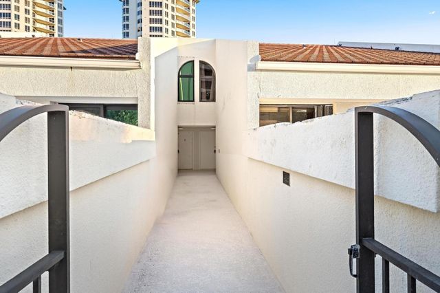 3970 N Ocean Drive 6, Singer Island, FL 33404