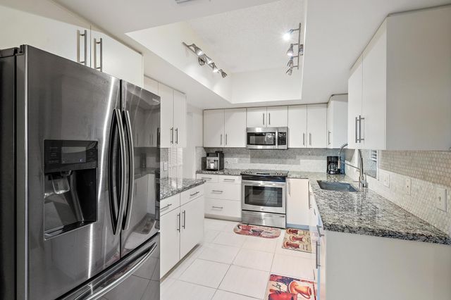 3970 N Ocean Drive 6, Singer Island, FL 33404