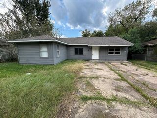5910 Southtown Street, Houston, TX 77033