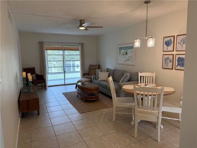 1100 Ponce De Leon Circle E307, Vero Beach, FL 32960