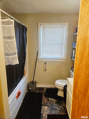 640 GRANT Place, Canton, IL 61520