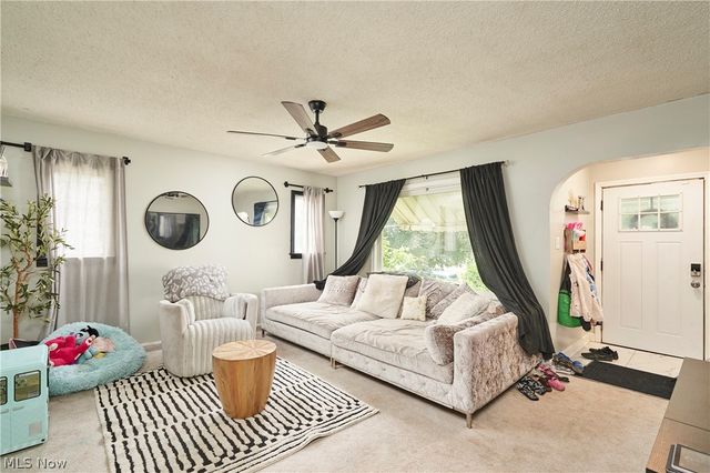 157 29th Street NW, Barberton, OH 44203