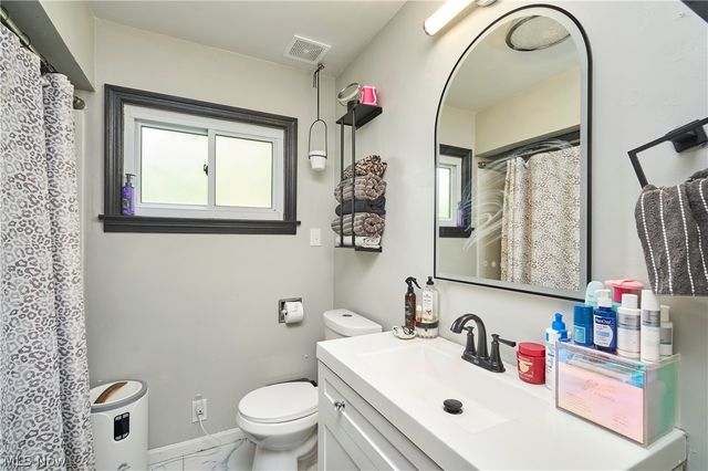 157 29th Street NW, Barberton, OH 44203