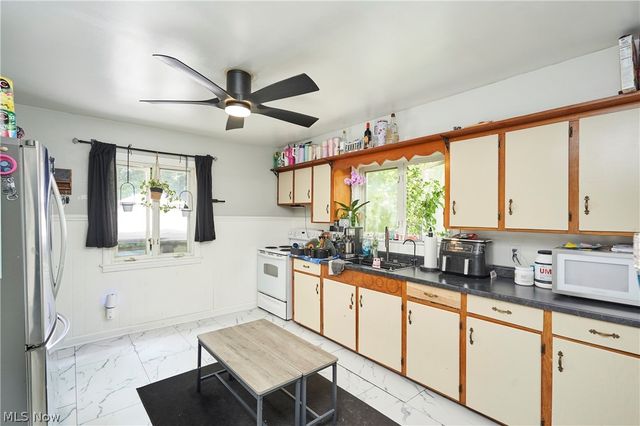 157 29th Street NW, Barberton, OH 44203