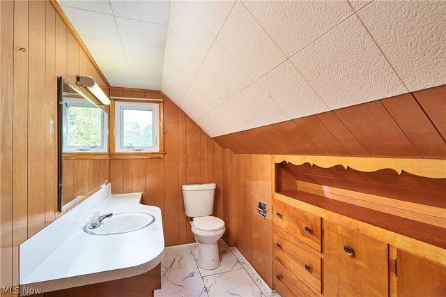 157 29th Street NW, Barberton, OH 44203