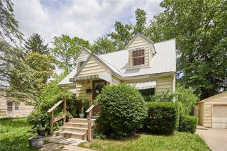 157 29th Street NW, Barberton, OH 44203