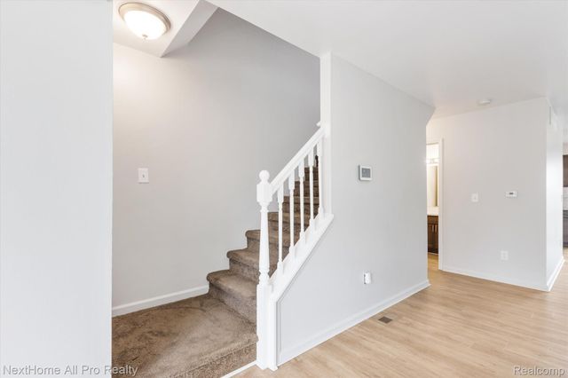 15401 MEYERS Road, Detroit, MI 48227