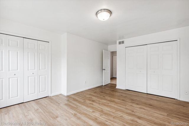 15401 MEYERS Road, Detroit, MI 48227