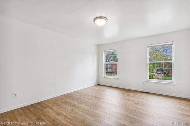 15401 MEYERS Road, Detroit, MI 48227