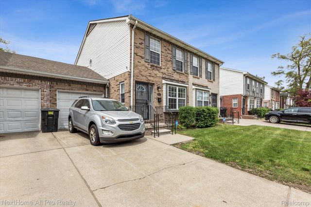 15401 MEYERS Road, Detroit, MI 48227