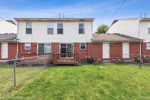 15401 MEYERS Road, Detroit, MI 48227